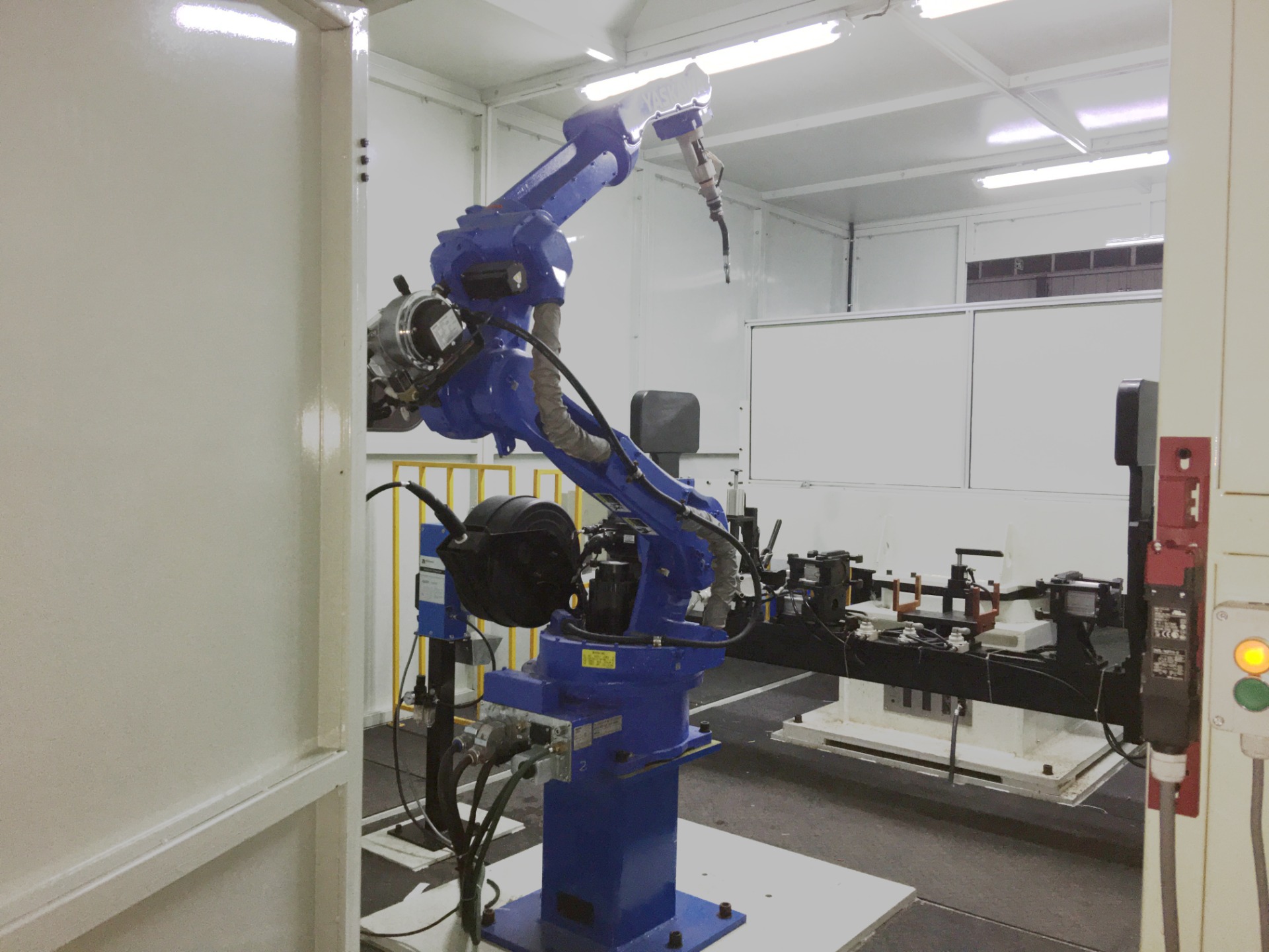 Automotive Exhaust Arc Welding Station